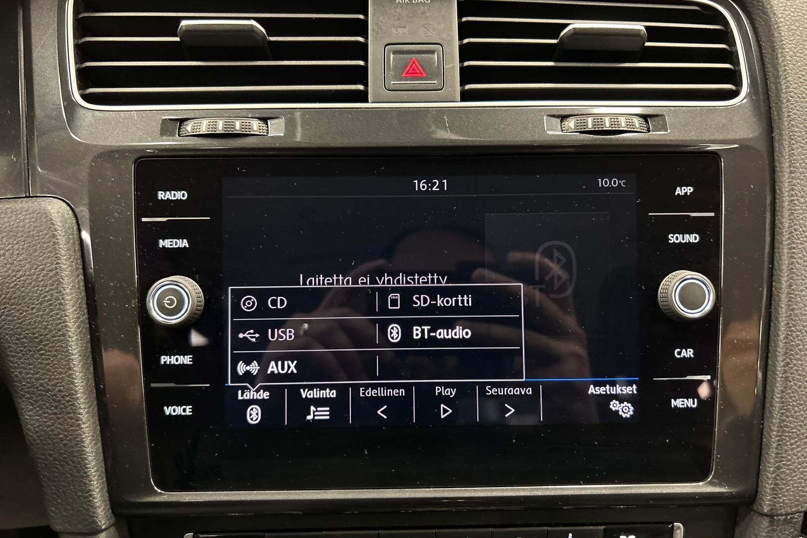 Volkswagen Golf iso kuva 29