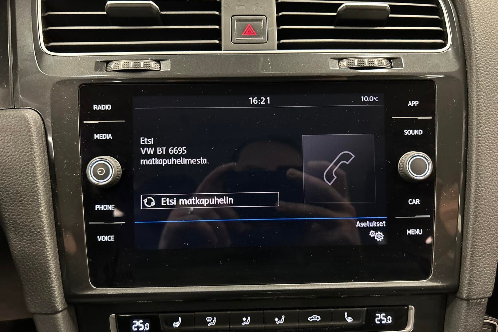 Volkswagen Golf iso kuva 15