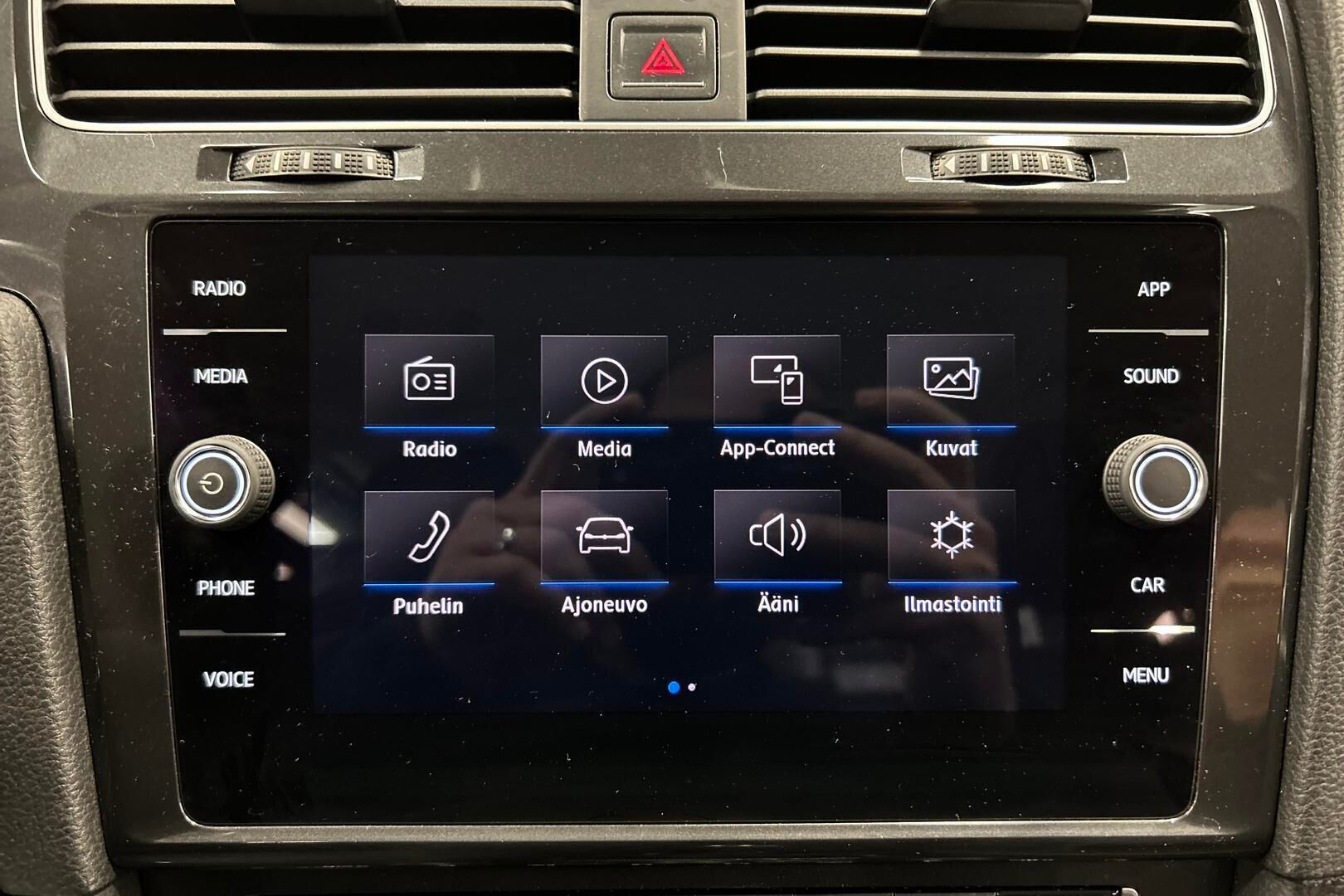 Volkswagen Golf iso kuva 30