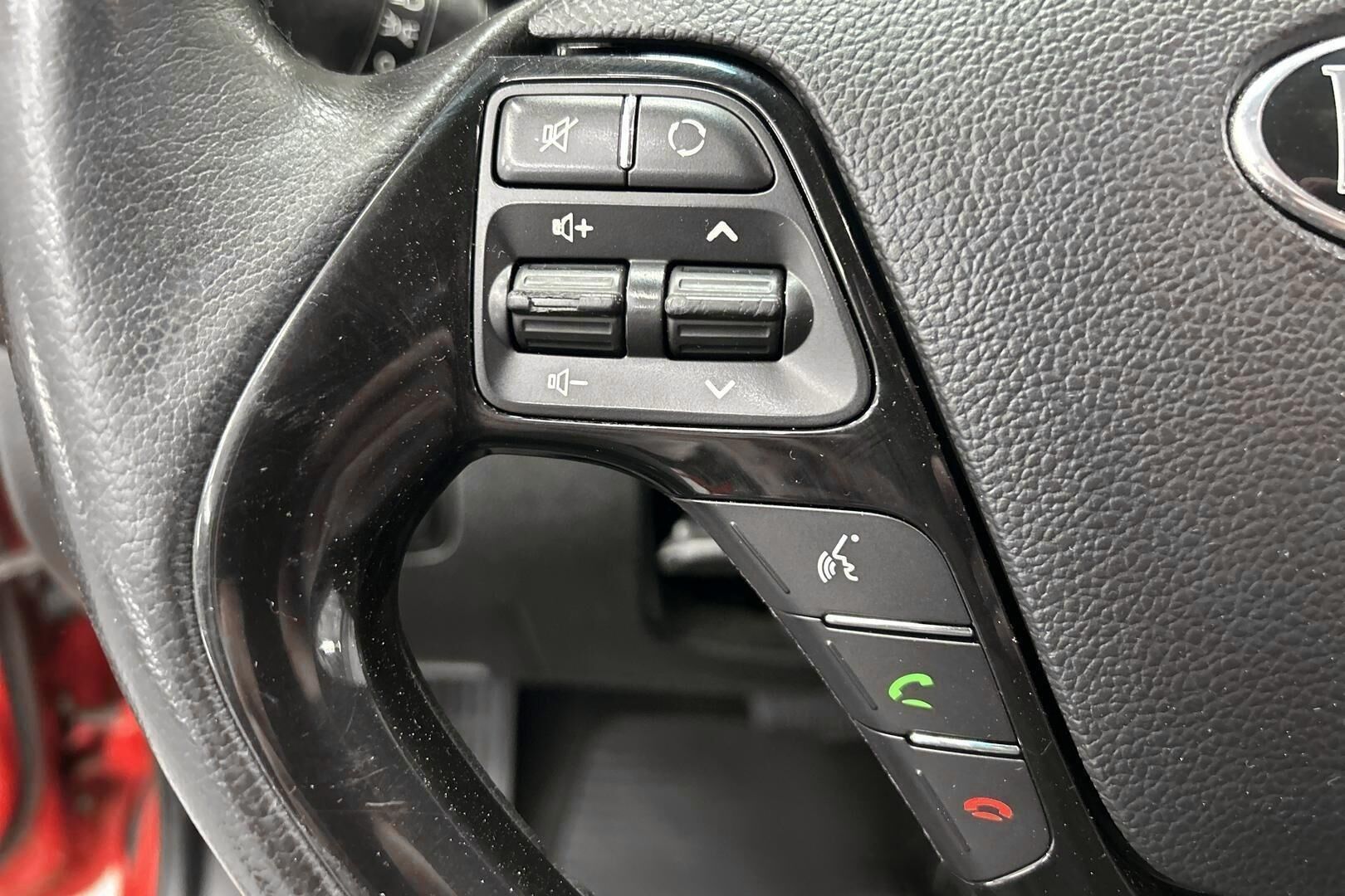 Kia cee'd iso kuva 16
