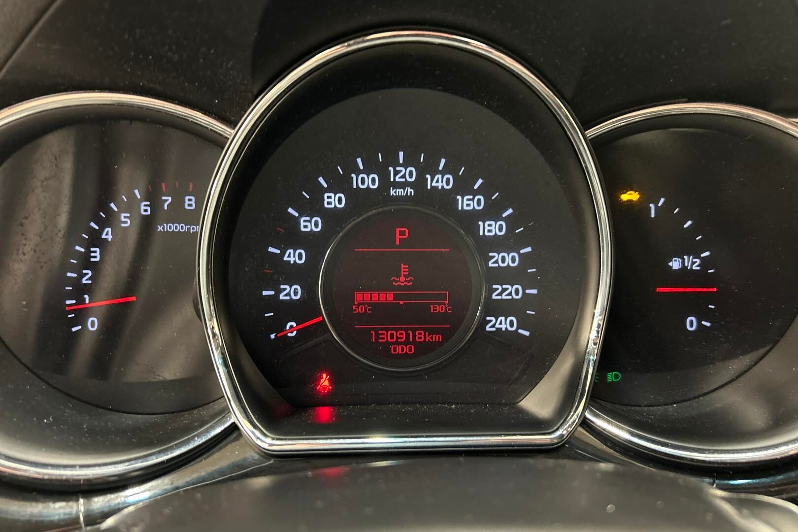 Kia cee'd iso kuva 18