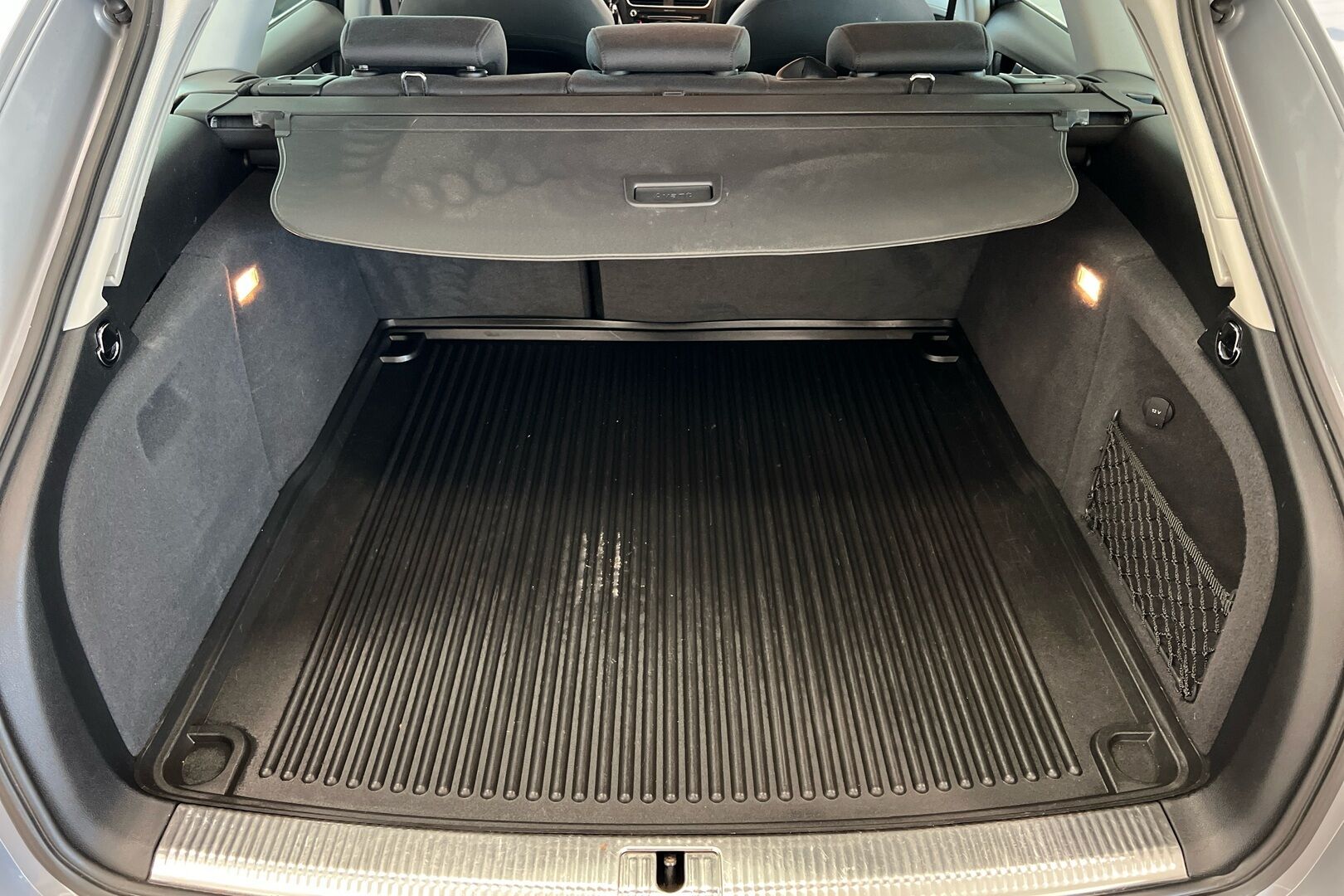 Audi A4 iso kuva 8