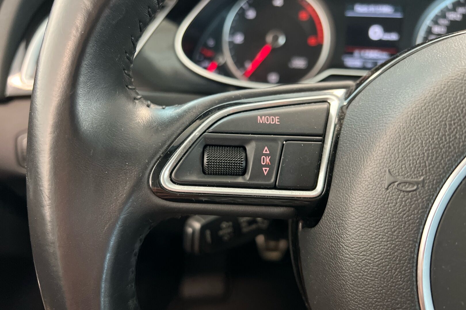 Audi A4 iso kuva 13