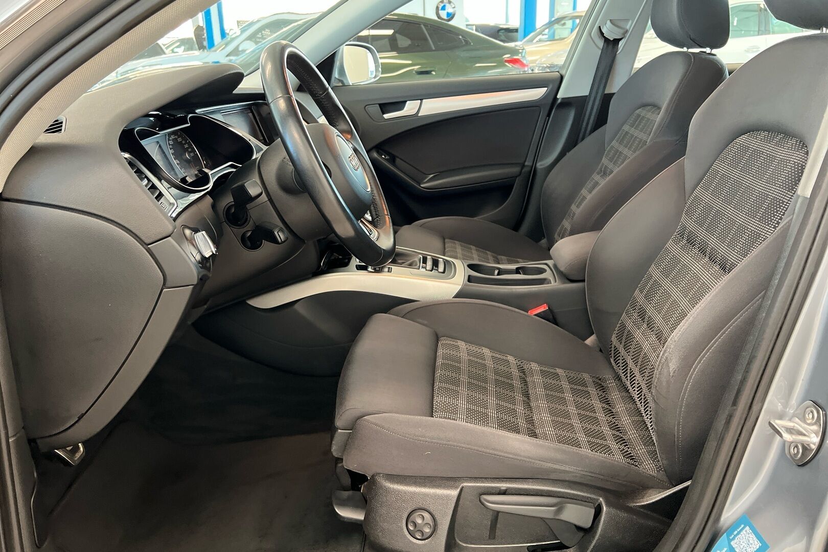 Audi A4 iso kuva 6