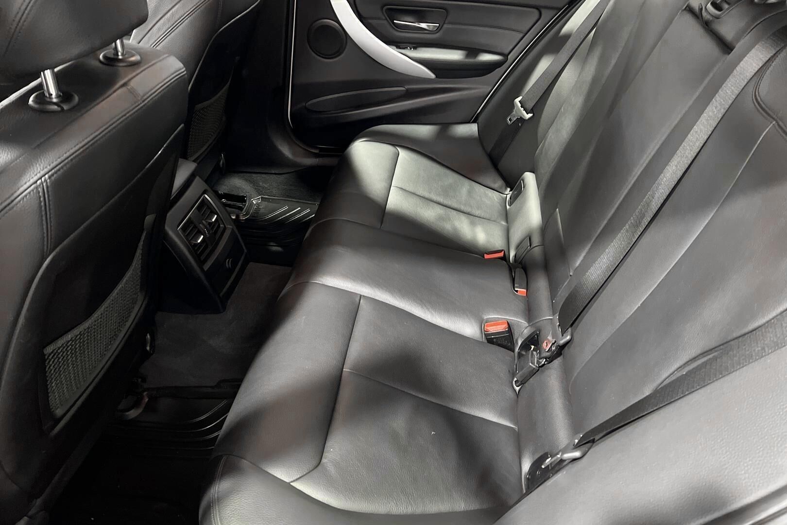 BMW 3-sarja iso kuva 10