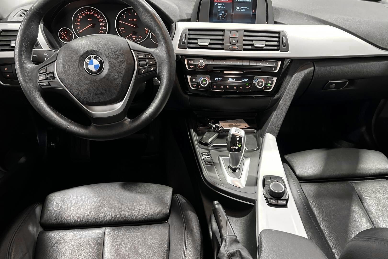 BMW 3-sarja iso kuva 11