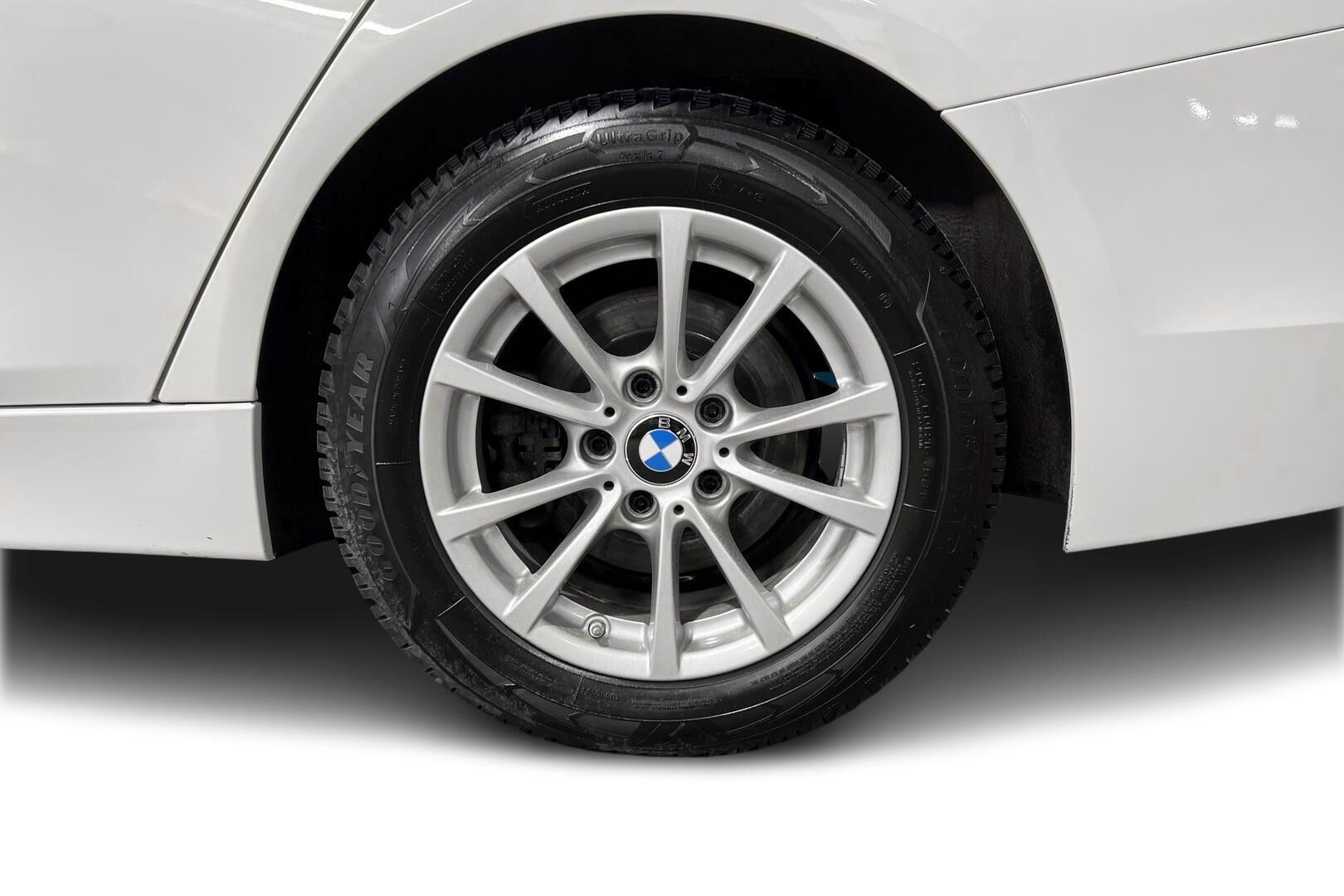 BMW 3-sarja iso kuva 13