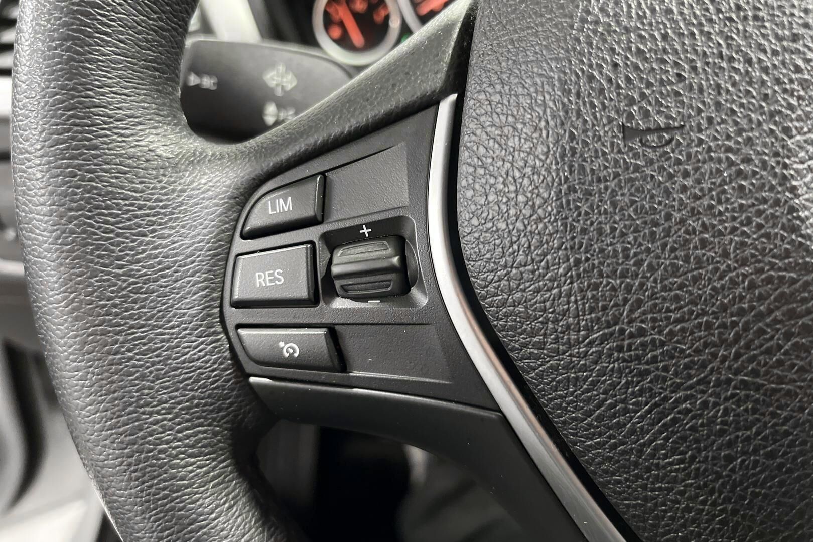 BMW 3-sarja iso kuva 15