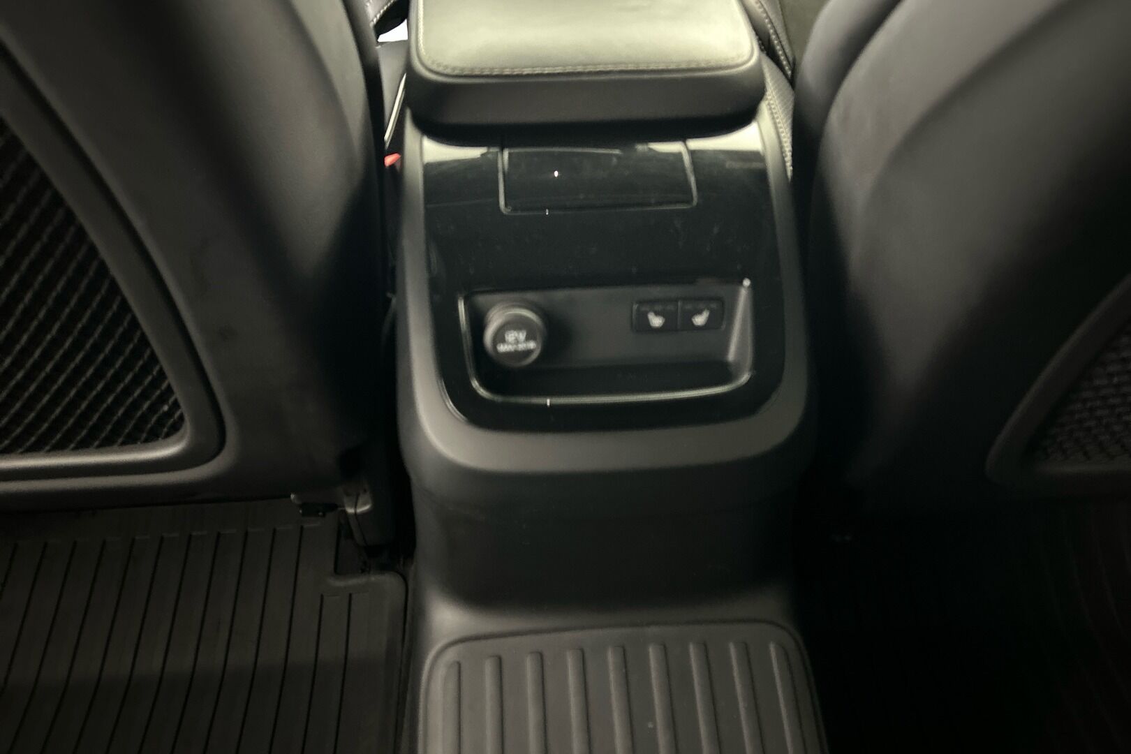Volvo V90 iso kuva 13