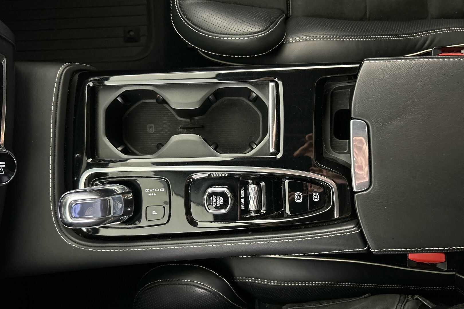 Volvo V90 iso kuva 15
