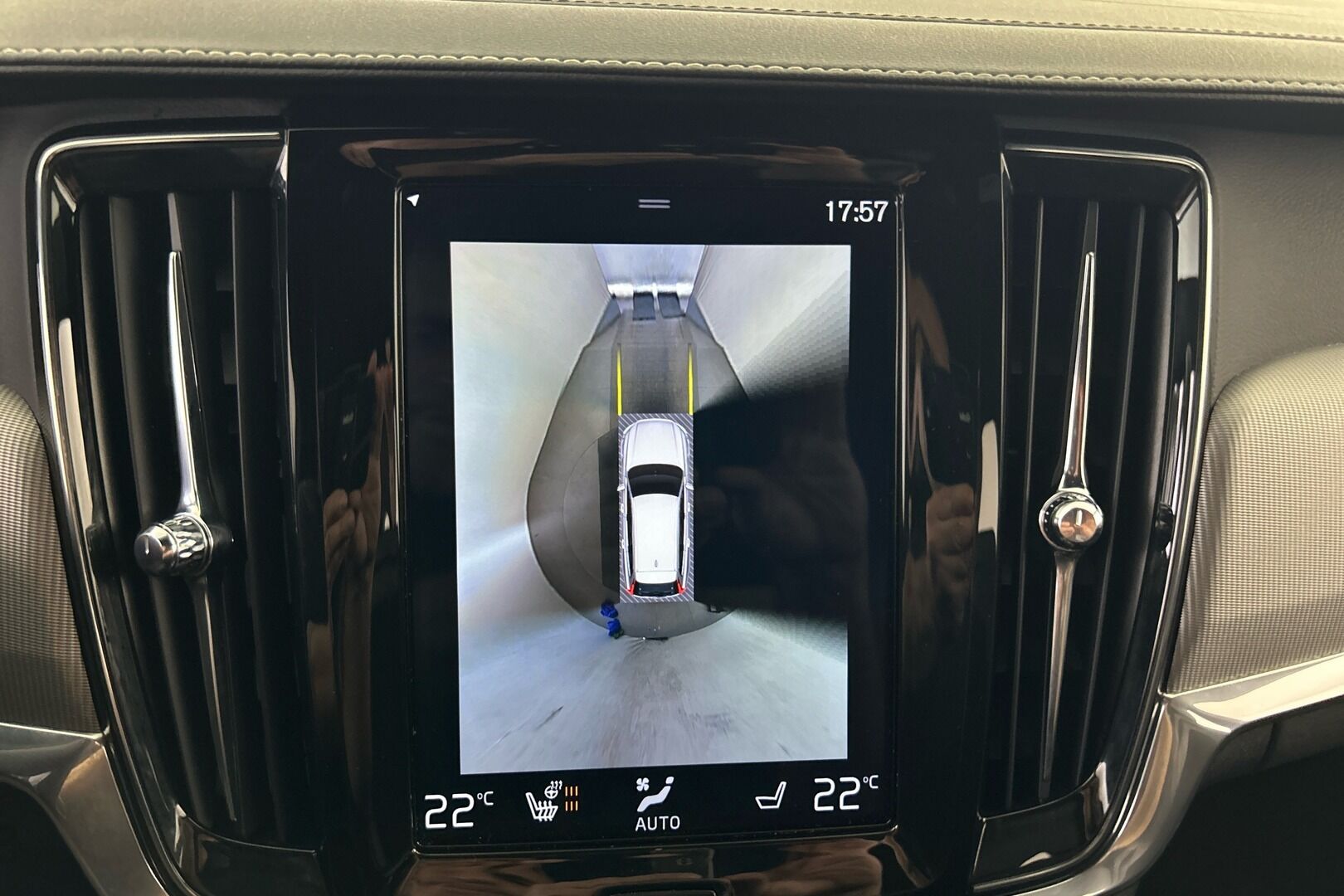 Volvo V90 iso kuva 17