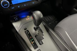 Toyota Avensis esikatselu 17