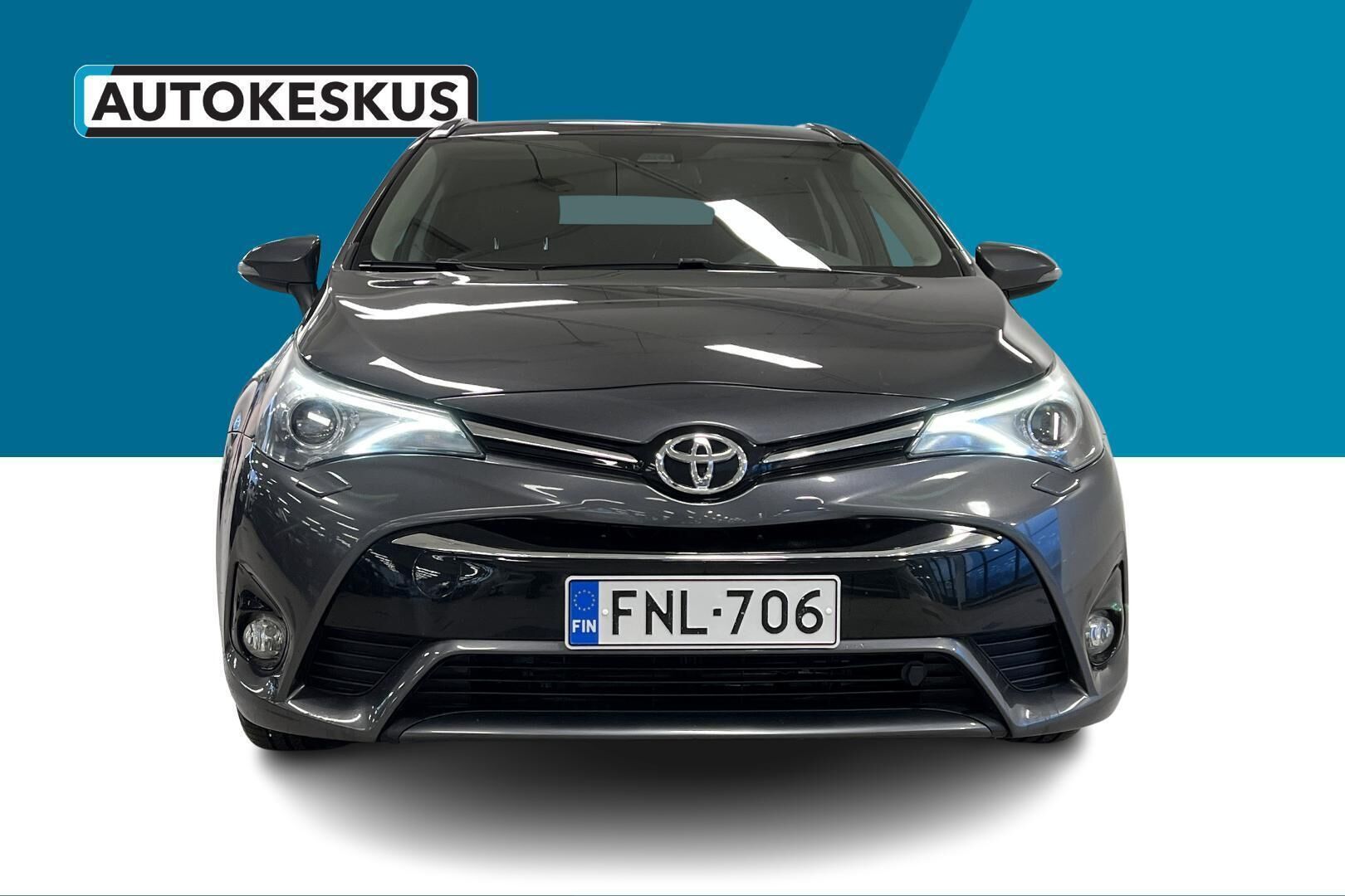 Toyota Avensis iso kuva 2