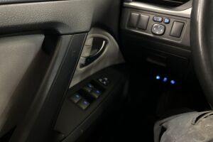 Toyota Avensis esikatselu 20