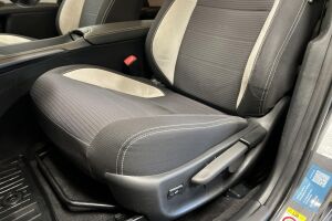 Toyota Avensis esikatselu 22