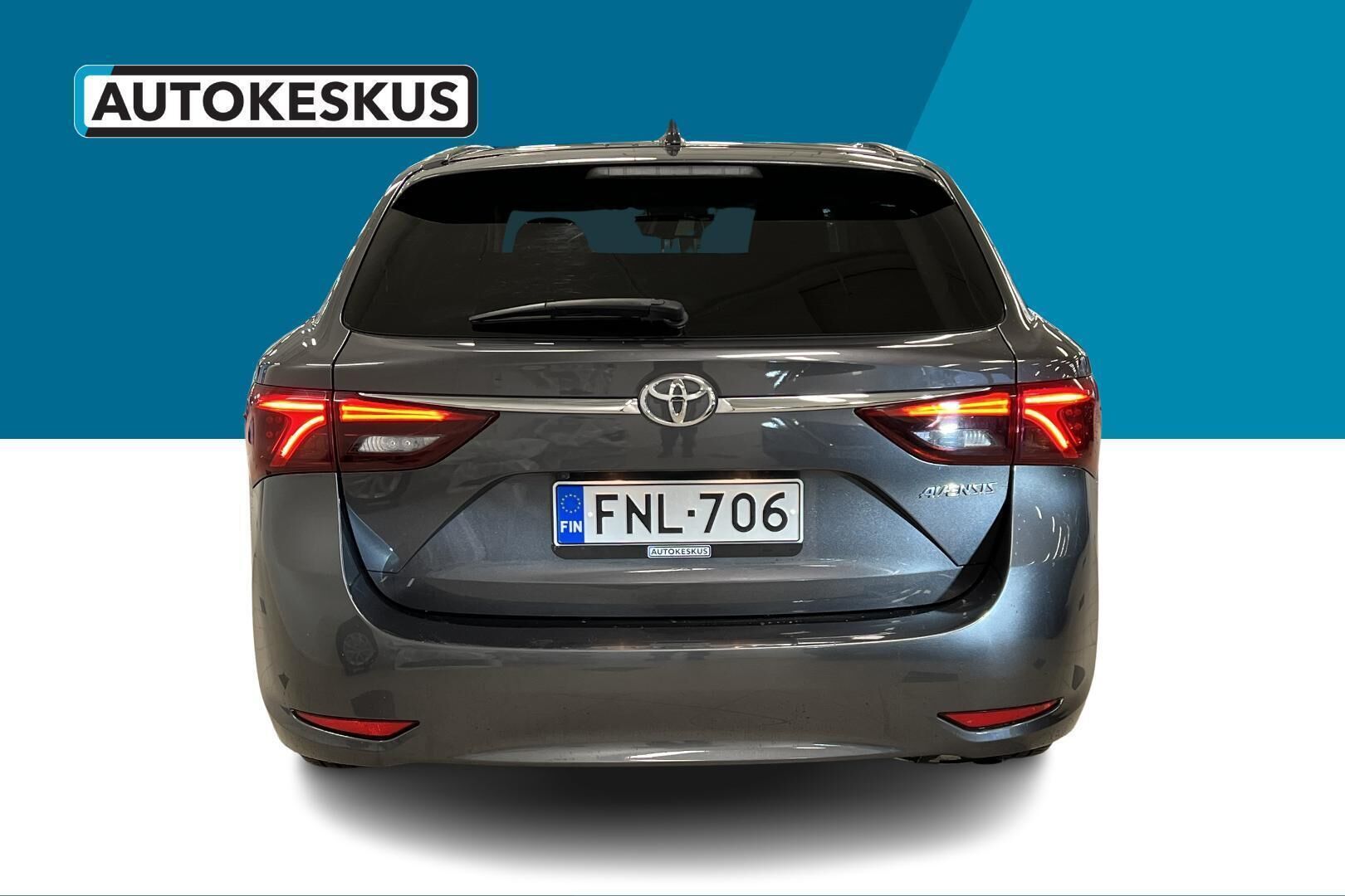 Toyota Avensis iso kuva 6