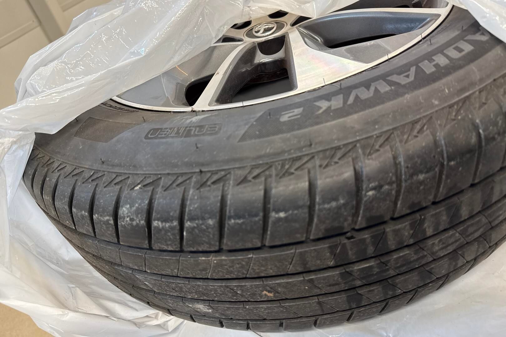 Toyota RAV4 iso kuva 15