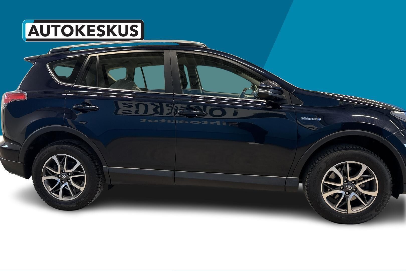 Toyota RAV4 iso kuva 4