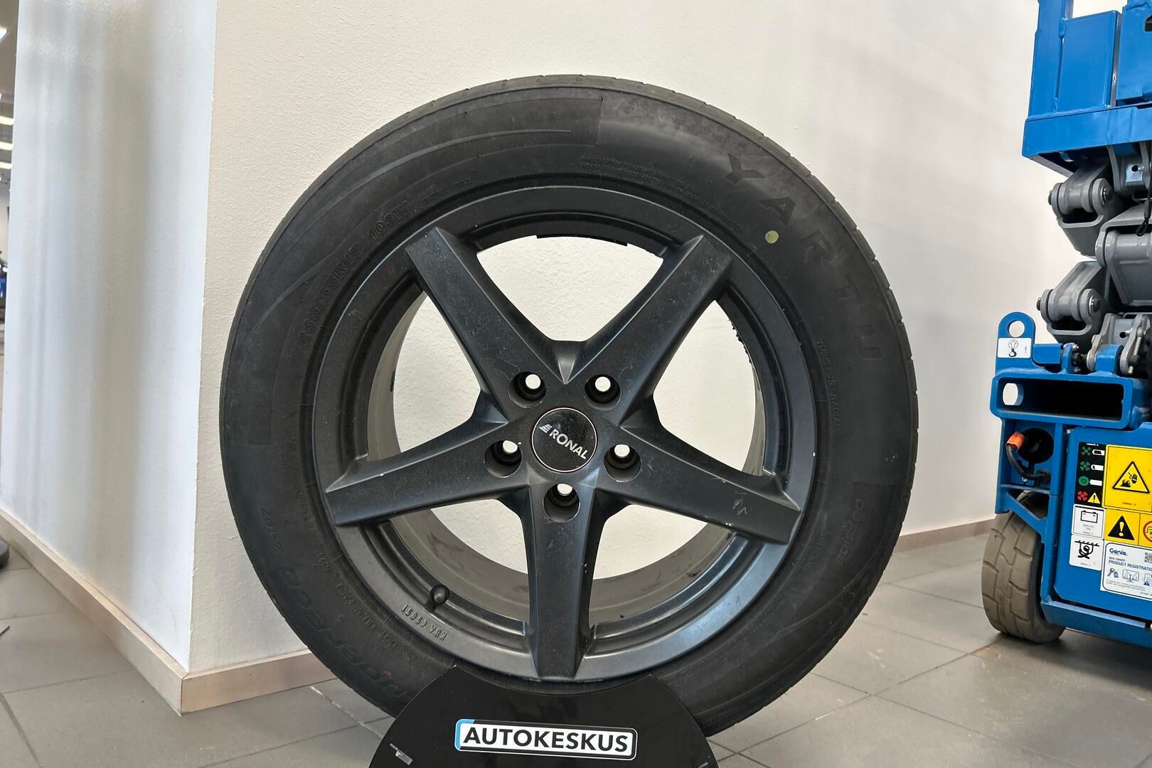 Volkswagen Transporter iso kuva 13