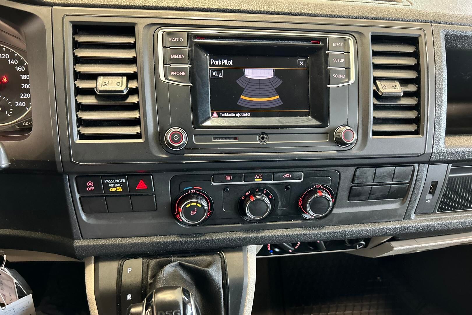 Volkswagen Transporter iso kuva 19