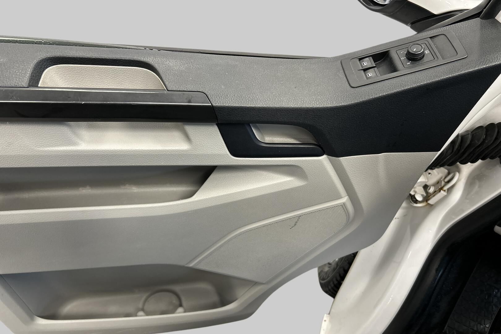 Volkswagen Transporter iso kuva 22