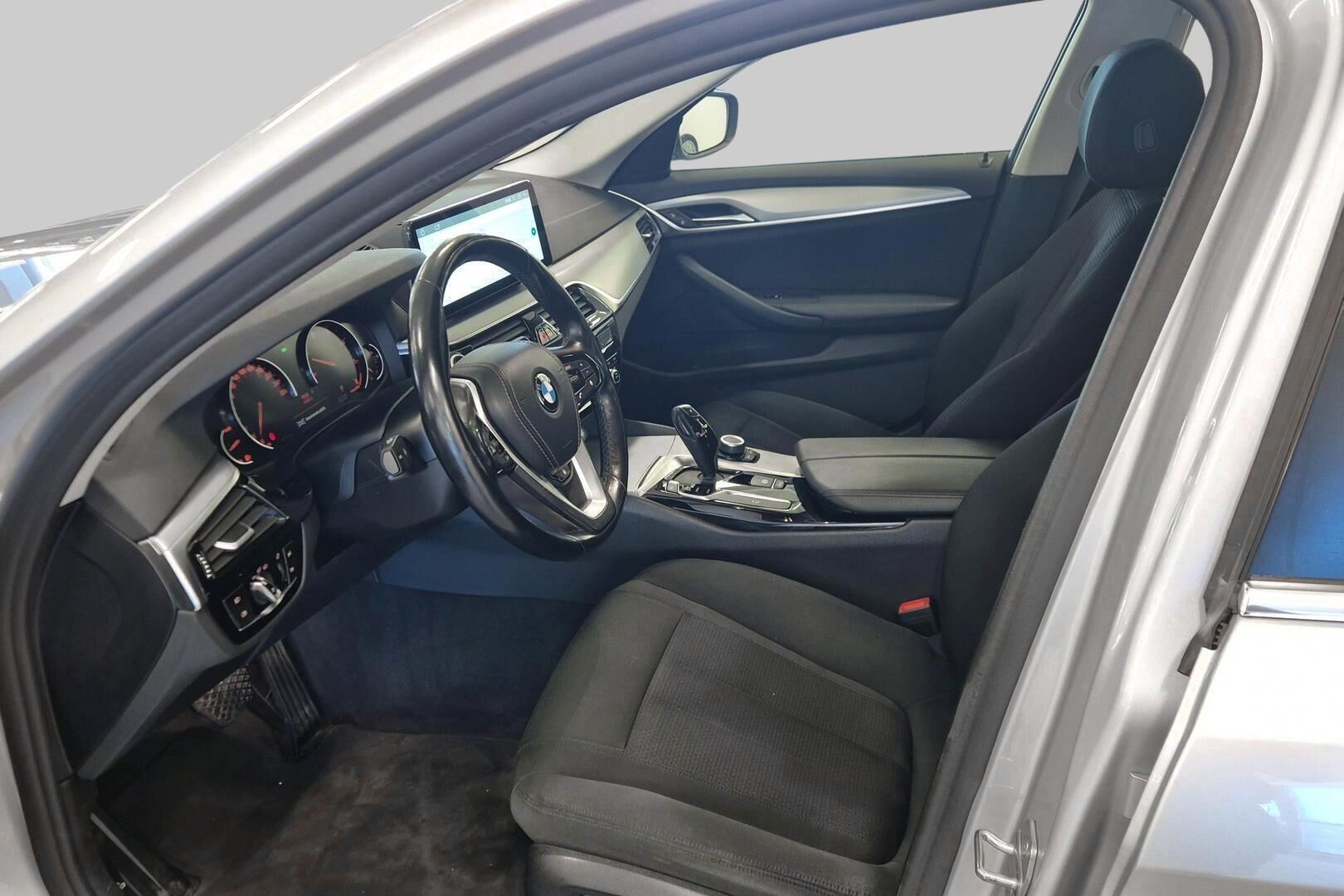 BMW 5-sarja iso kuva 9