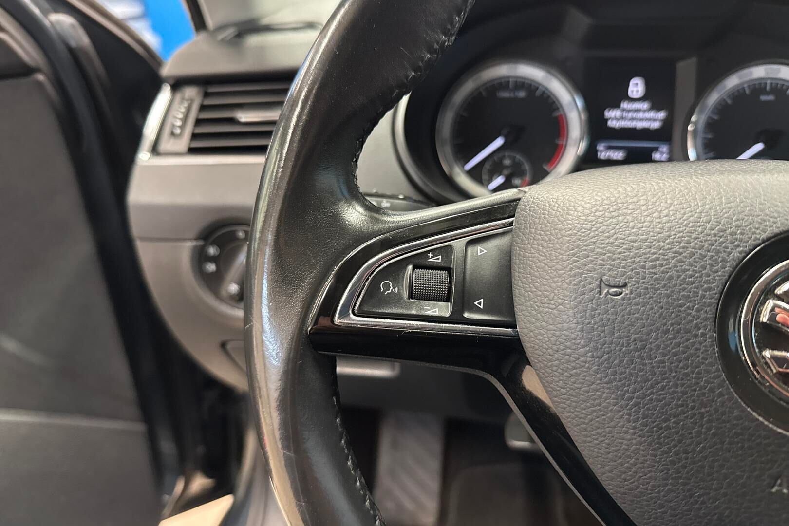 Skoda Octavia iso kuva 21