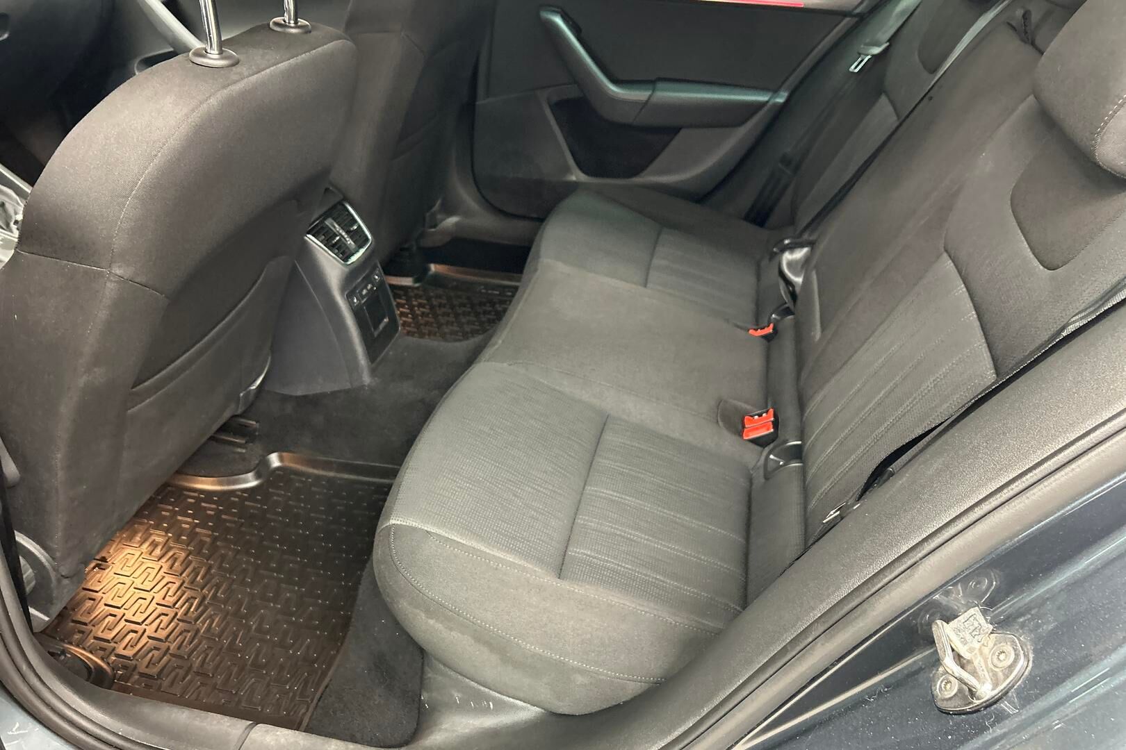 Skoda Octavia iso kuva 10