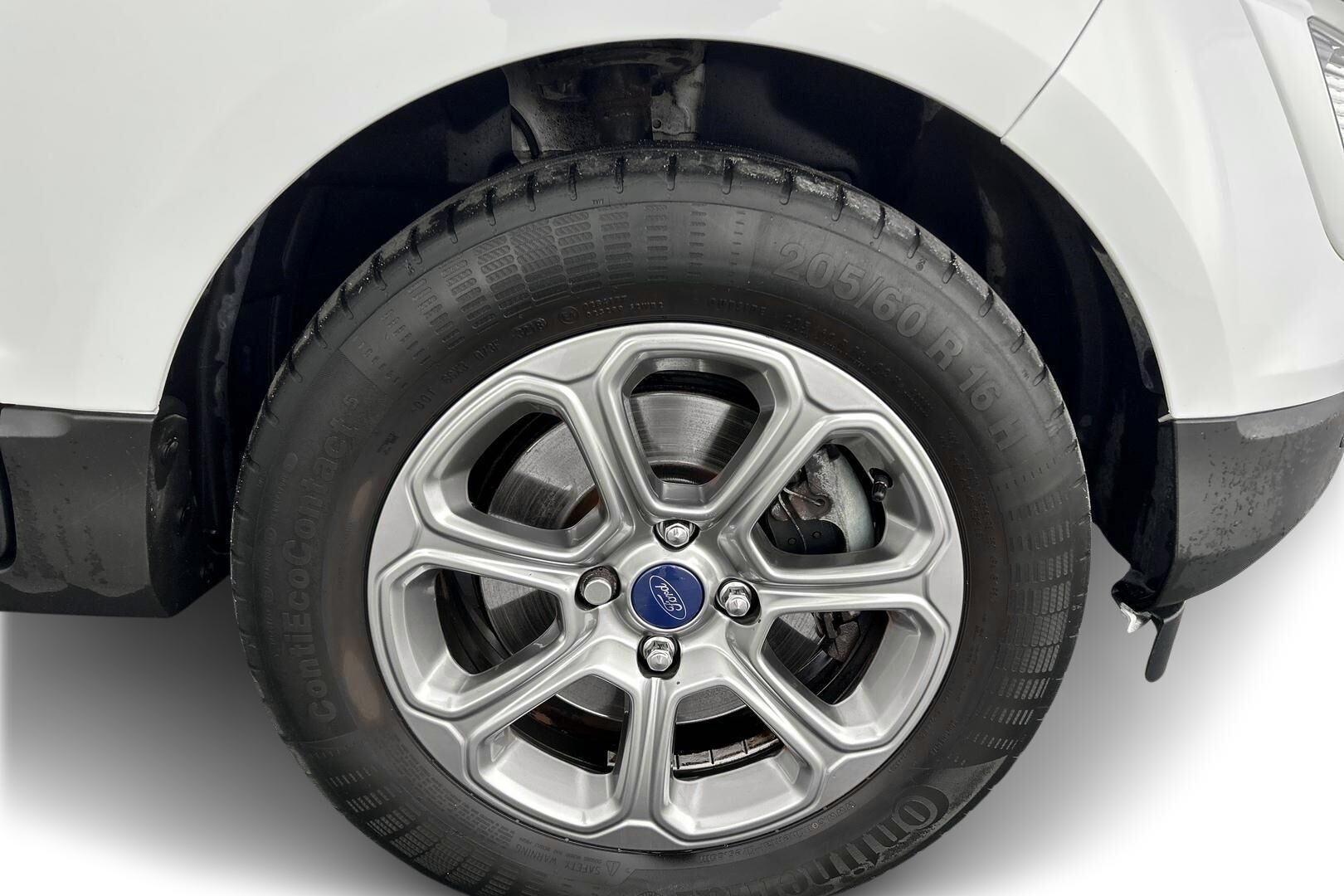 Ford Ecosport iso kuva 13
