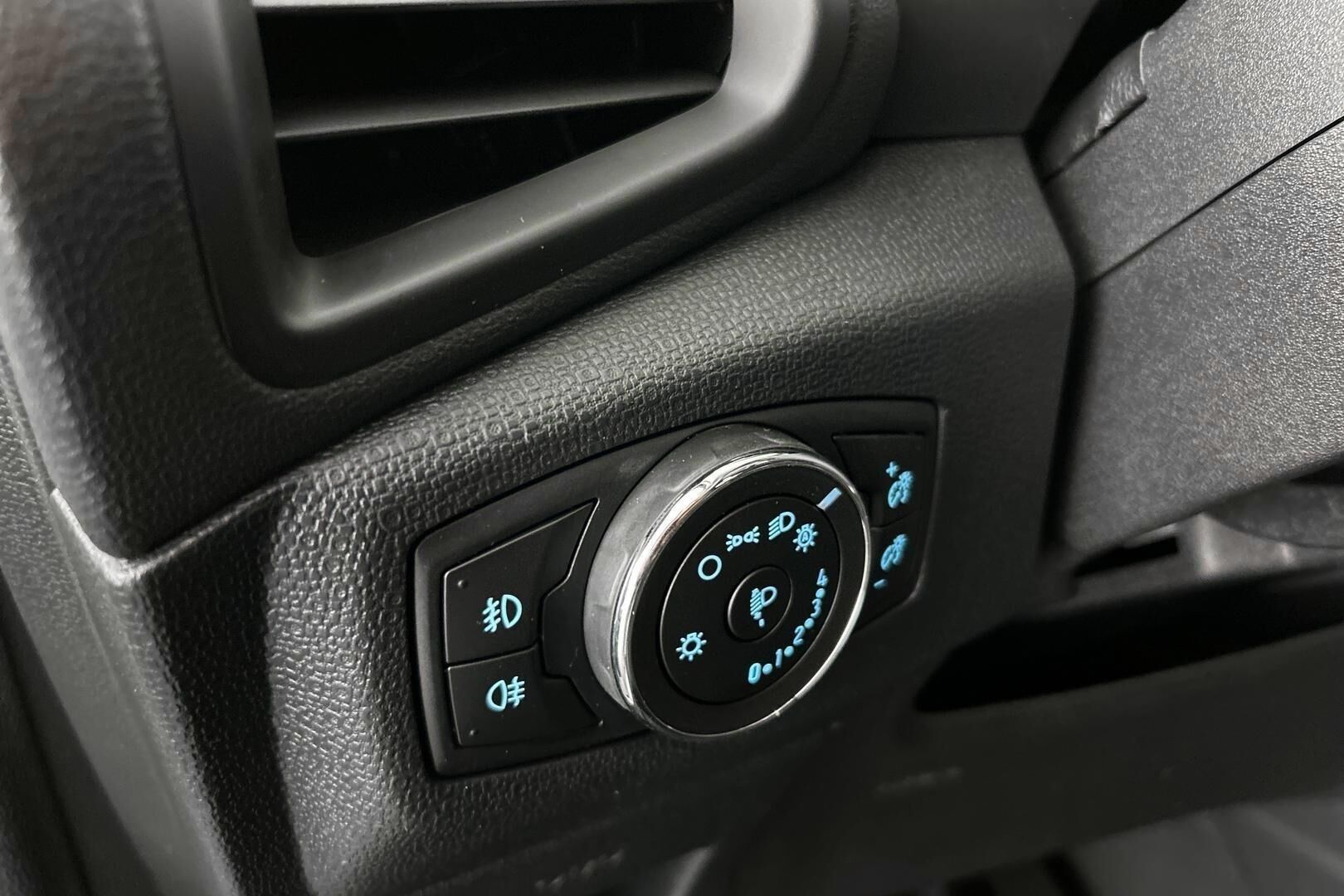 Ford Ecosport iso kuva 17
