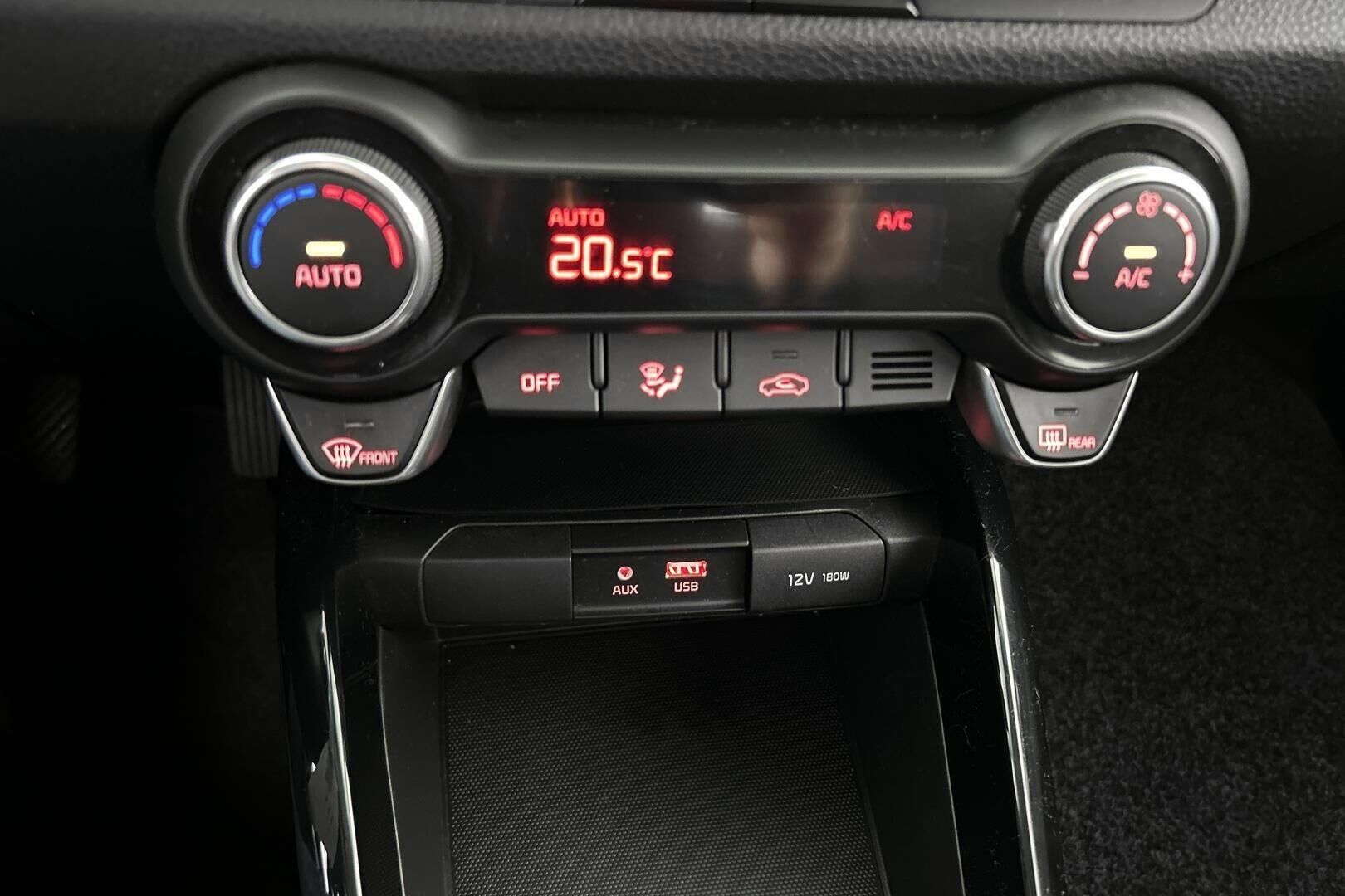 Kia Rio iso kuva 21