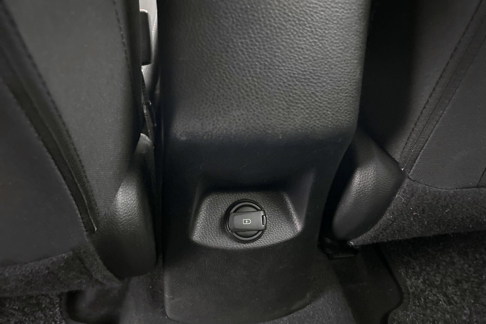 Kia Rio iso kuva 28