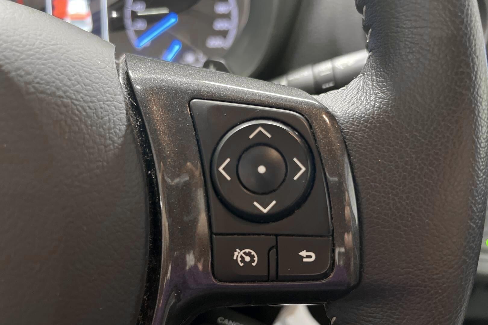 Toyota Yaris iso kuva 15
