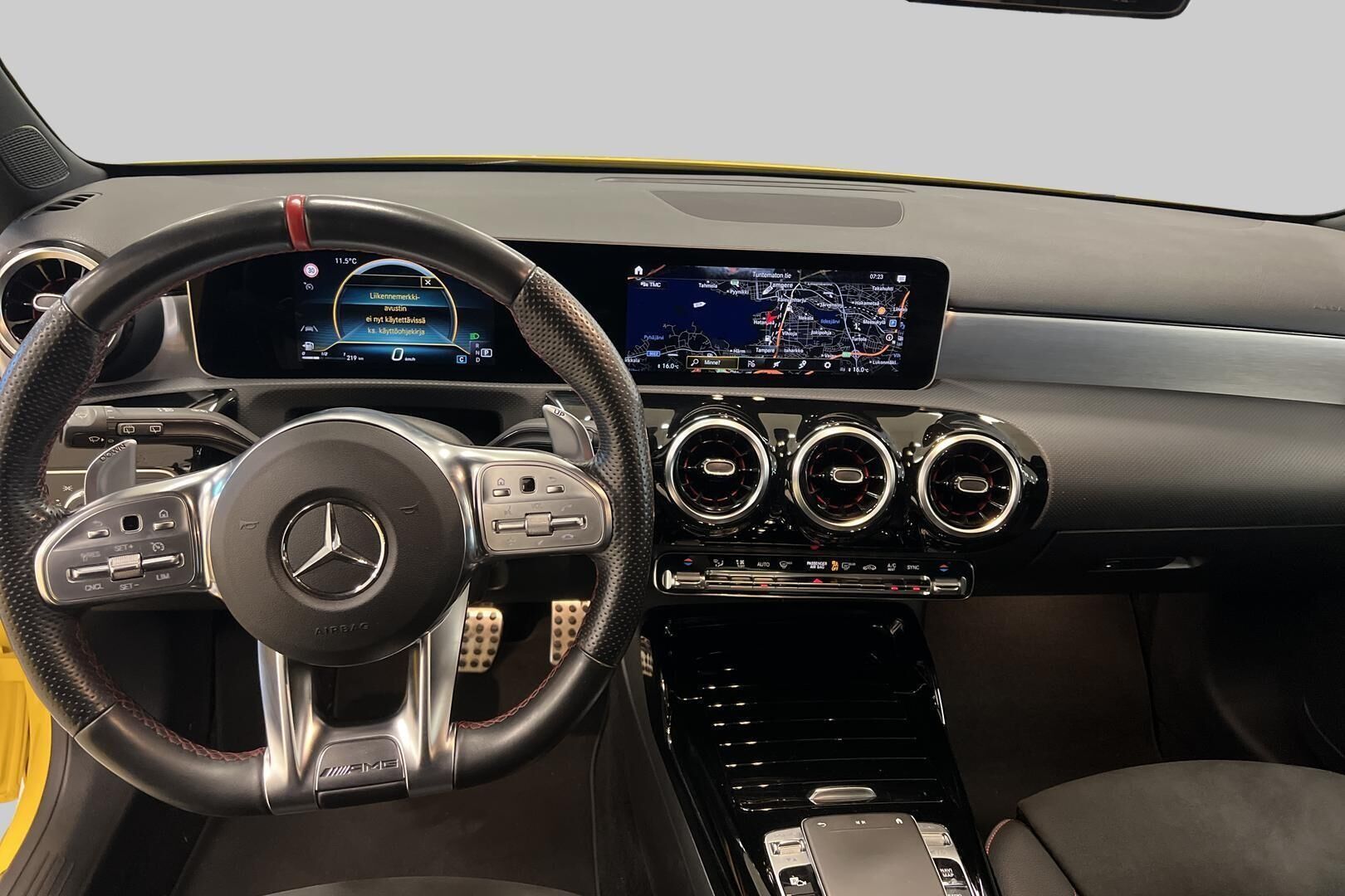 Mercedes-Benz A 35 AMG iso kuva 11