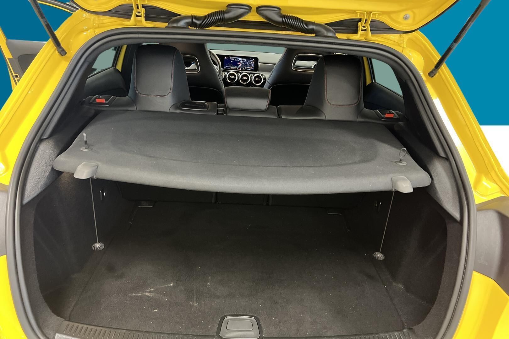 Mercedes-Benz A 35 AMG iso kuva 12
