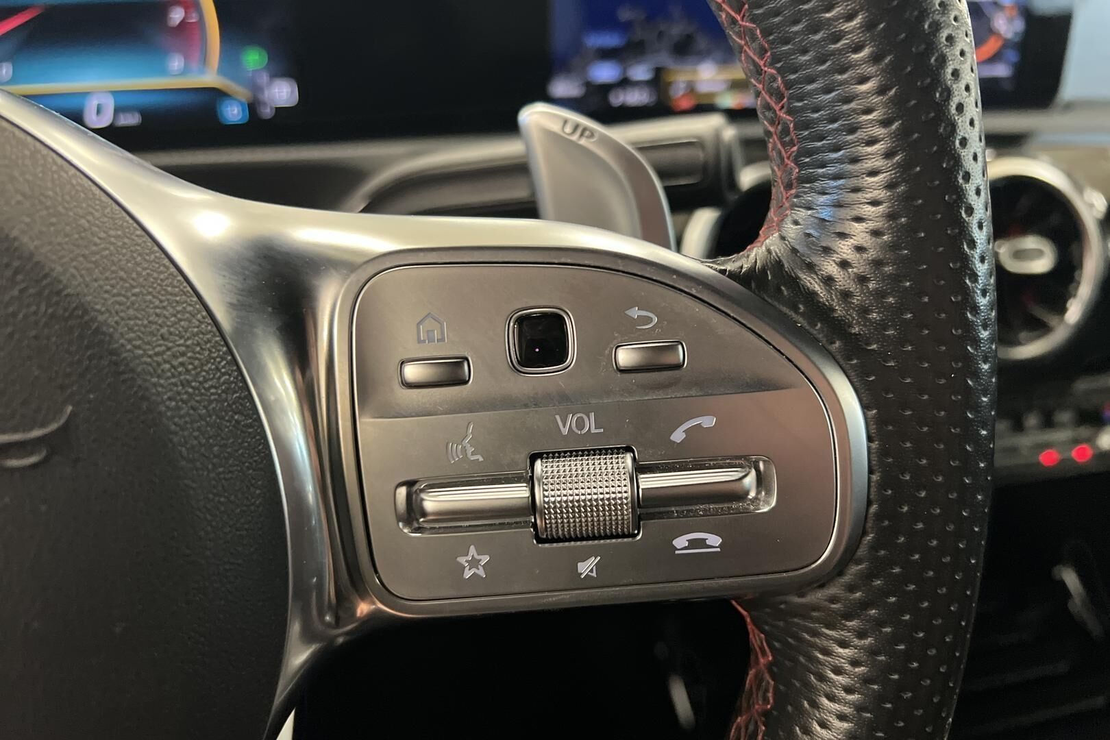 Mercedes-Benz A 35 AMG iso kuva 18