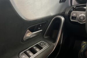 Mercedes-Benz A 35 AMG esikatselu 22