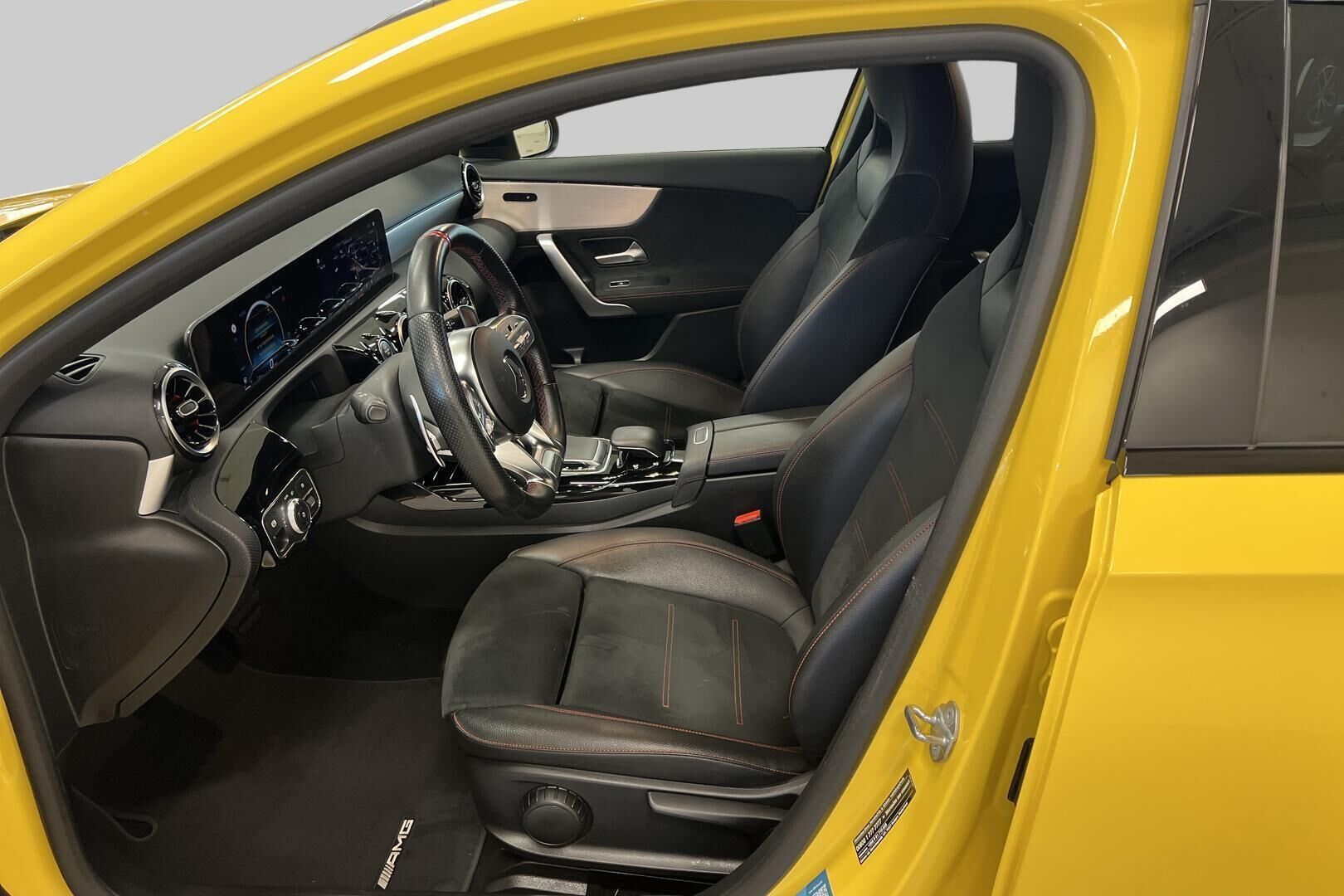 Mercedes-Benz A 35 AMG iso kuva 9