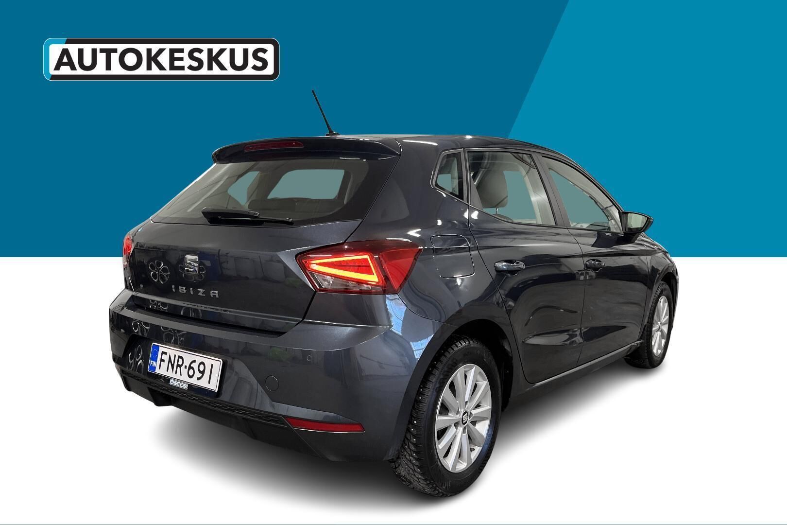 Seat Ibiza iso kuva 4