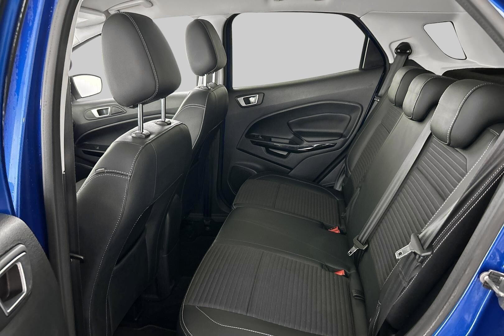 Ford Ecosport iso kuva 10