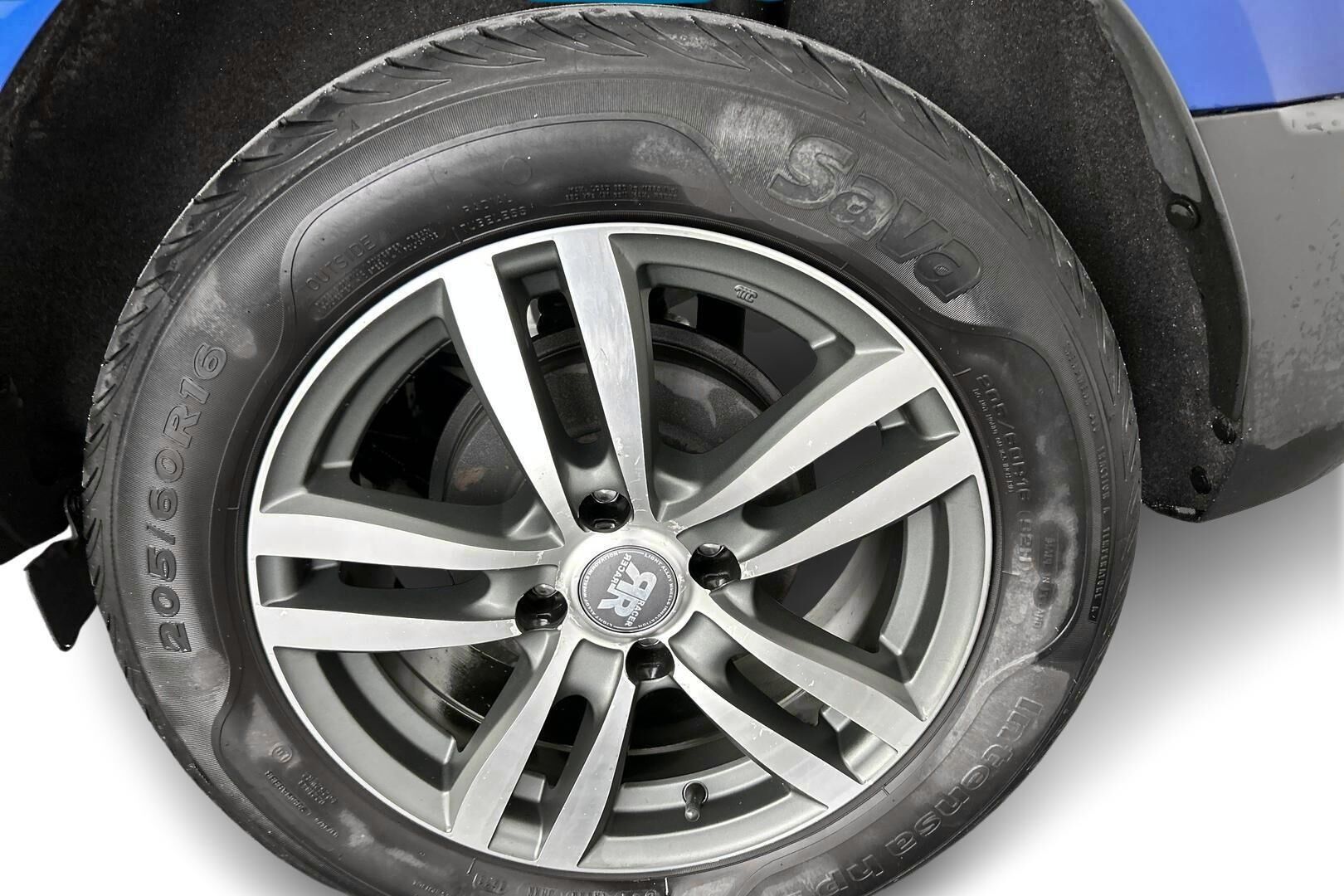 Ford Ecosport iso kuva 13