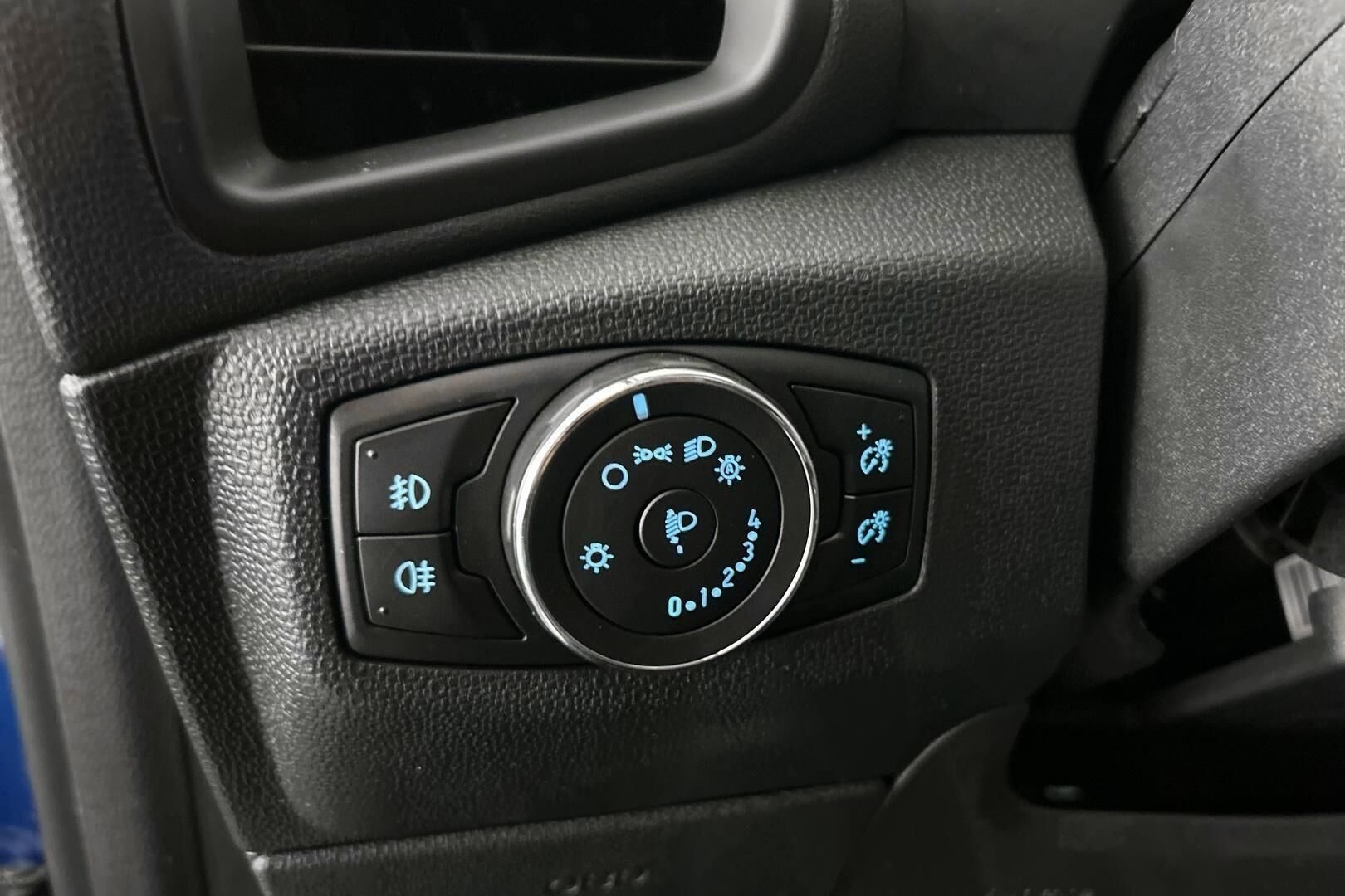 Ford Ecosport iso kuva 16