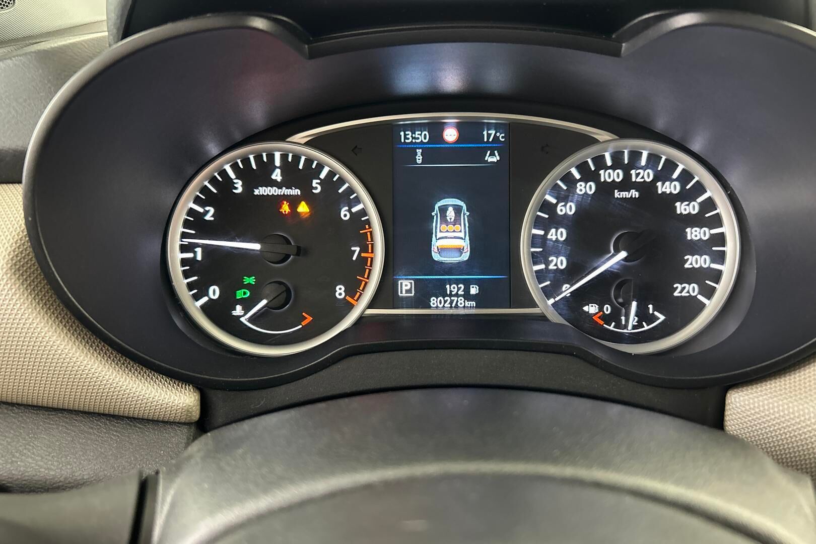 Nissan Micra iso kuva 11