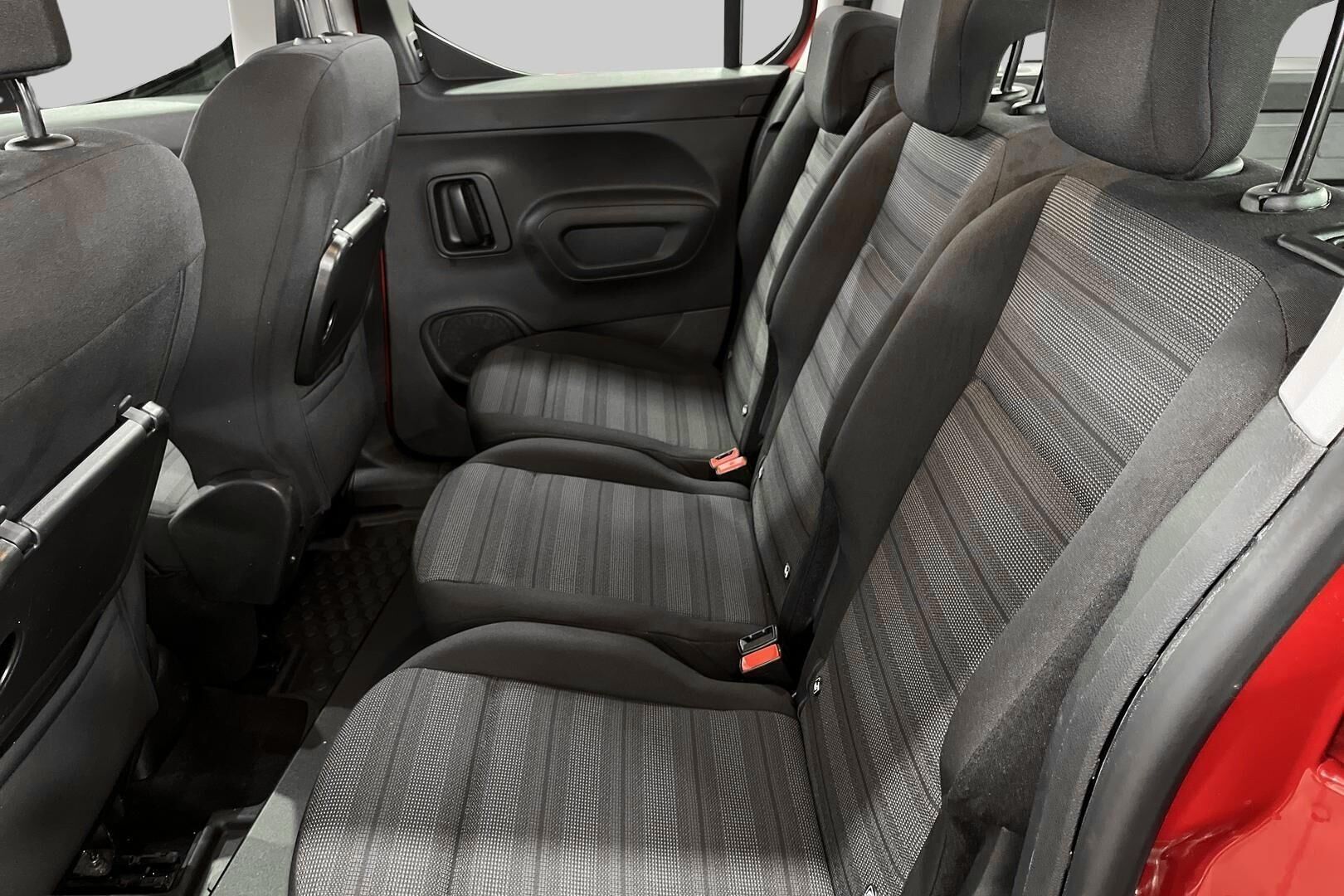 Opel Combo iso kuva 7