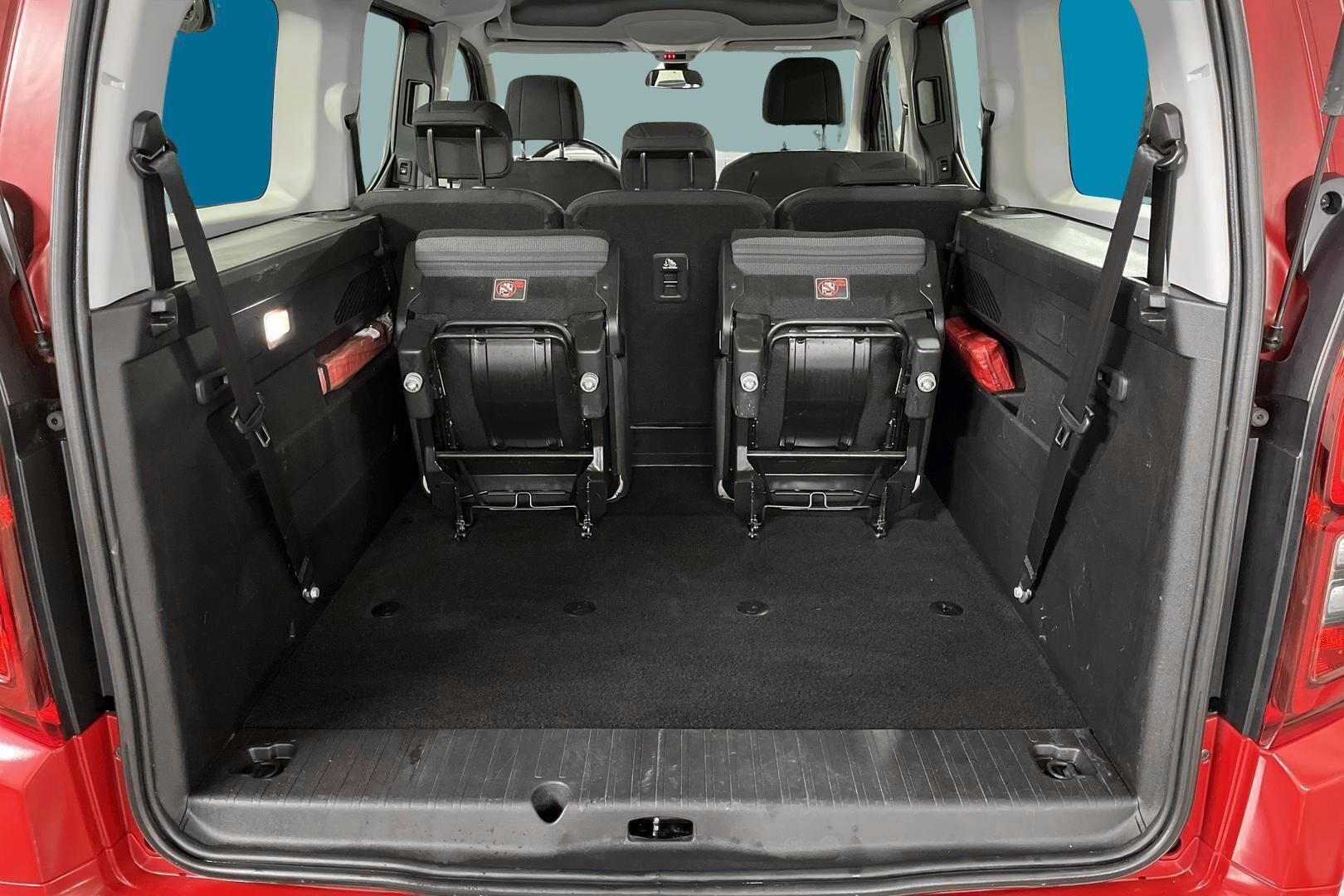 Opel Combo iso kuva 9