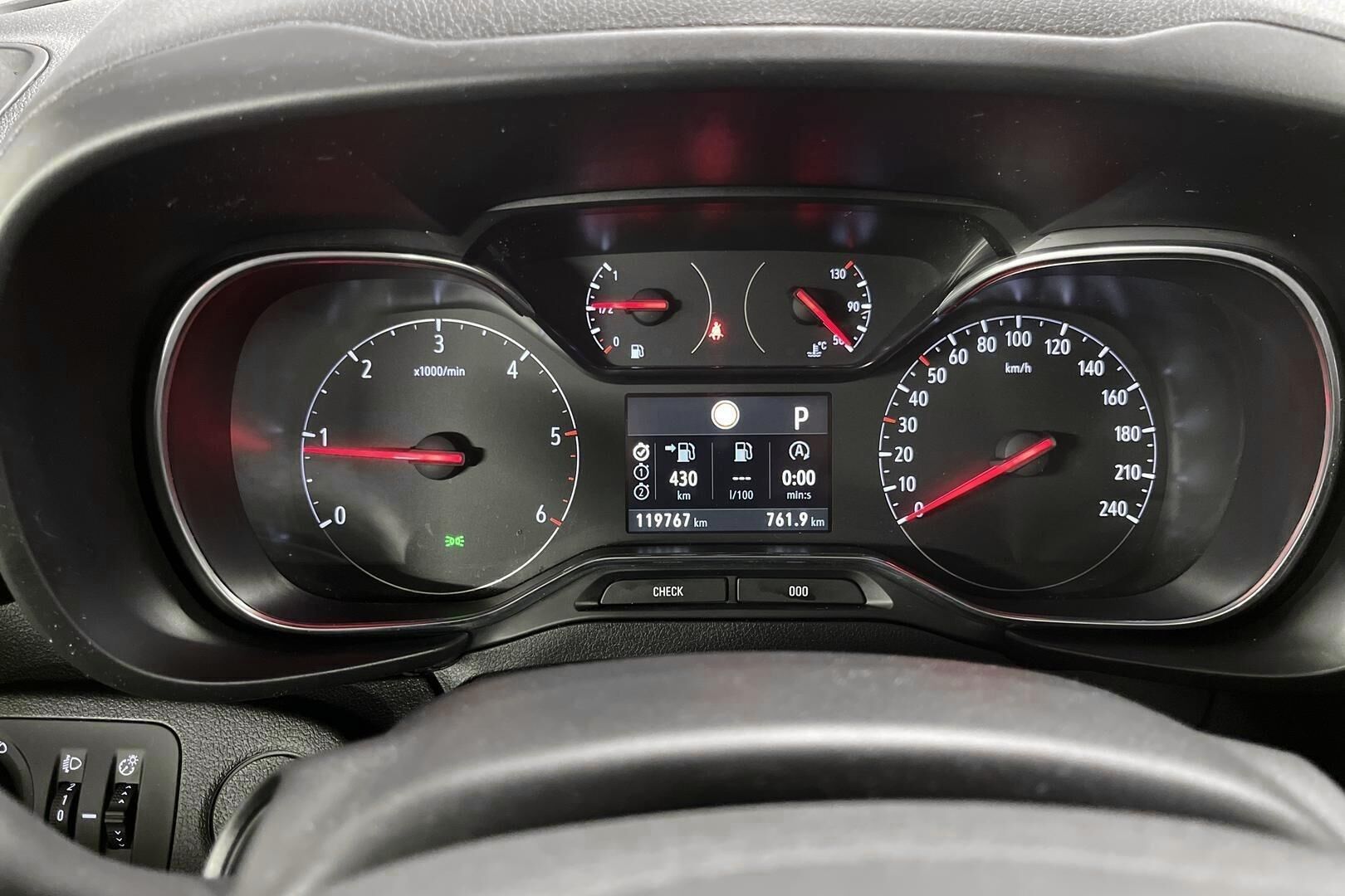 Opel Combo iso kuva 11