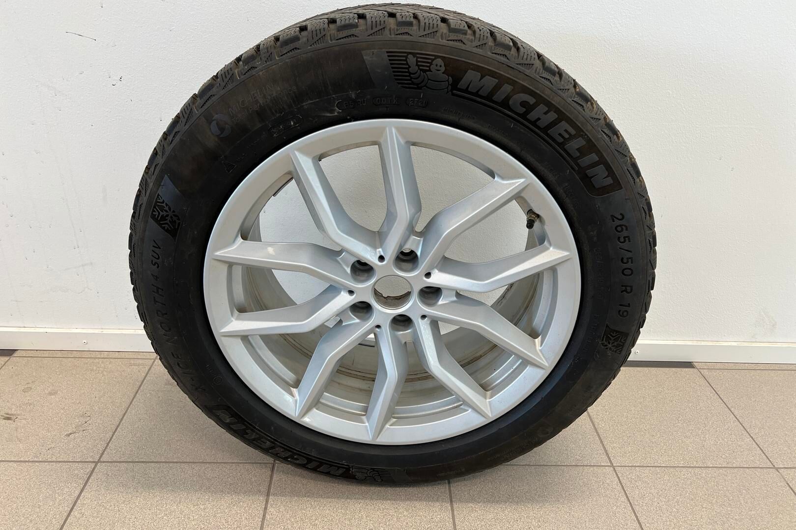 BMW X5 iso kuva 25