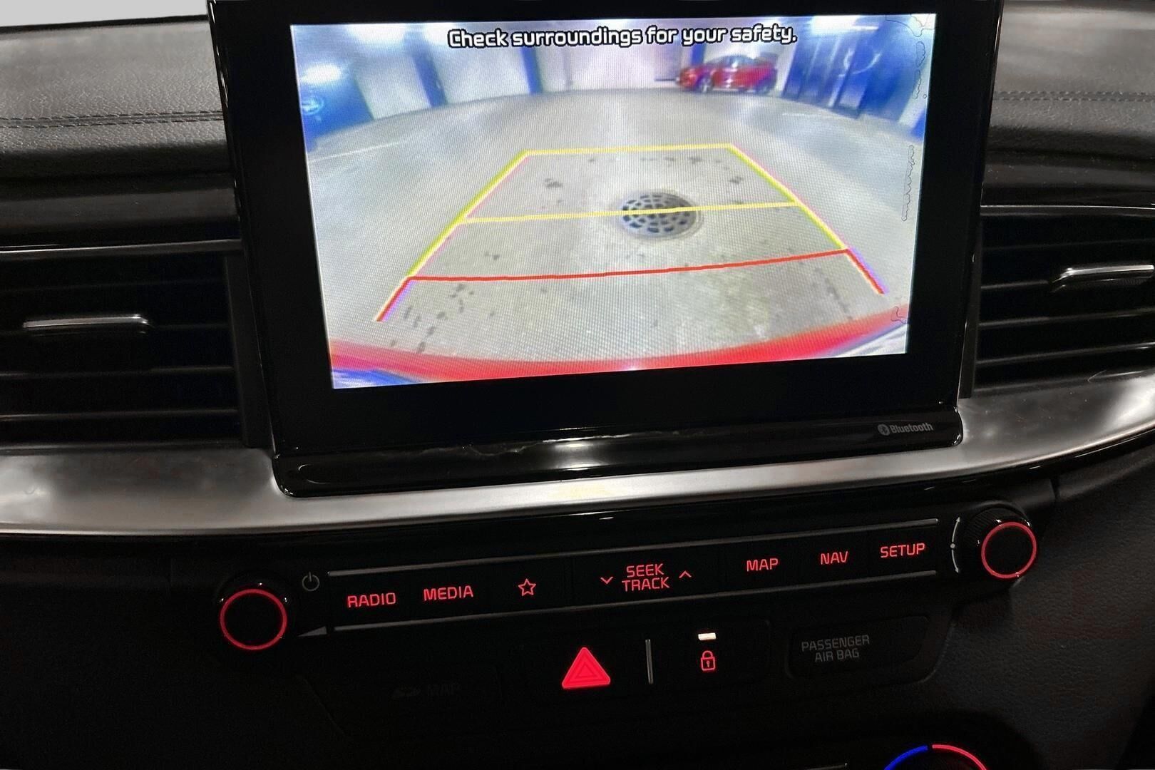 Kia Ceed iso kuva 18