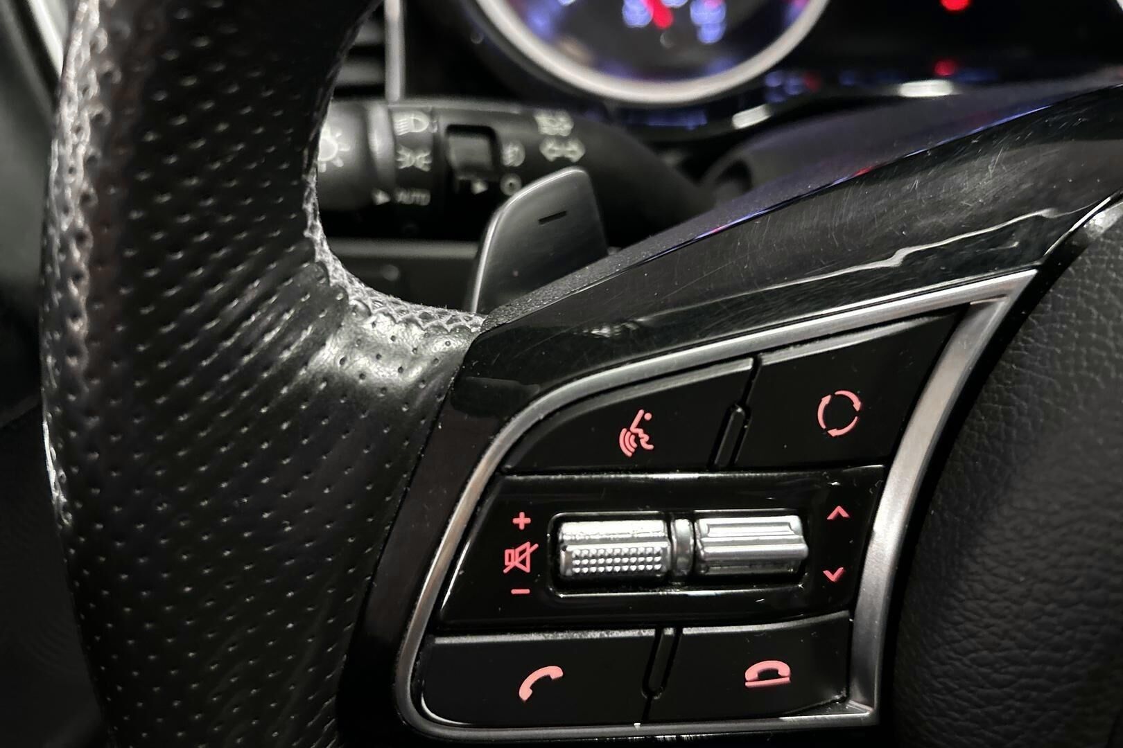 Kia Ceed iso kuva 23