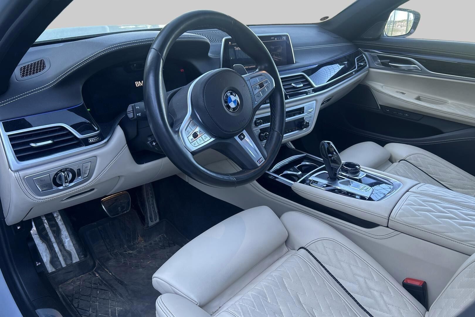 BMW 7-sarja iso kuva 1